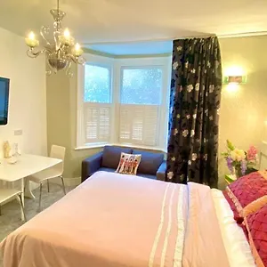 Modern And Cosy Flat , London United Kingdom